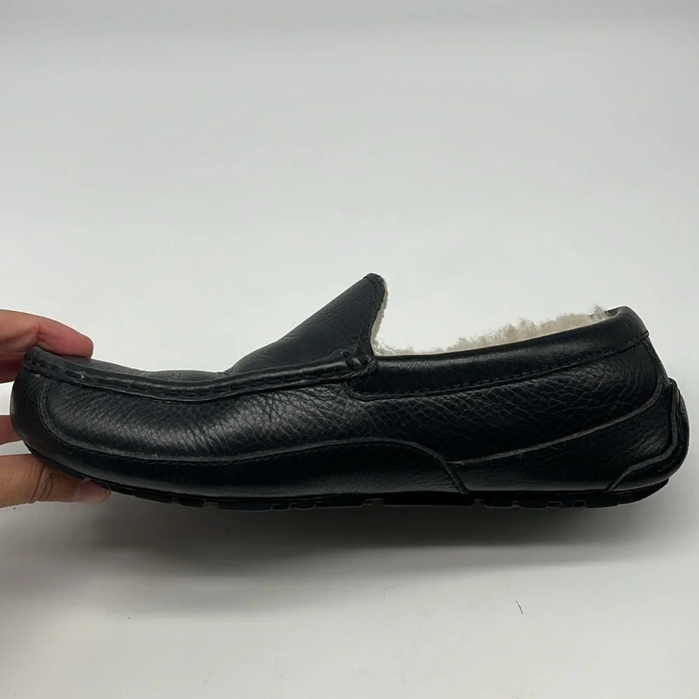 UGG - Ascot Grain Black Leather Shearling Sheepskin Lightweight Slippers Size 7